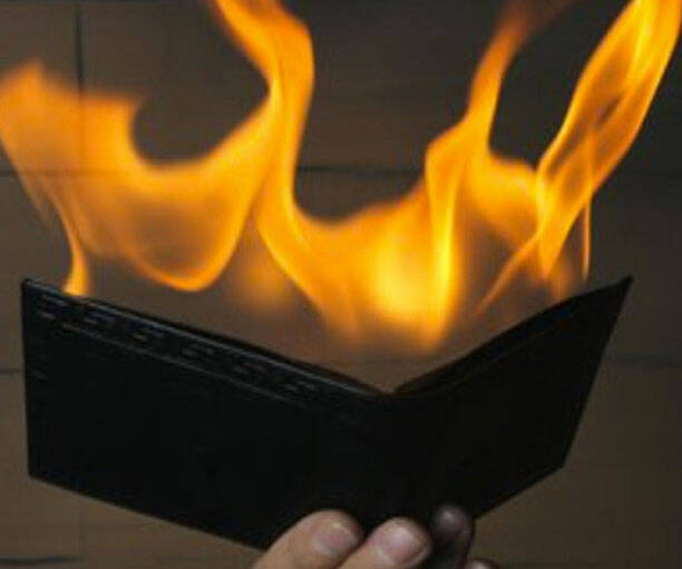 Flaming Wallet Magic Trick - //coolthings.us