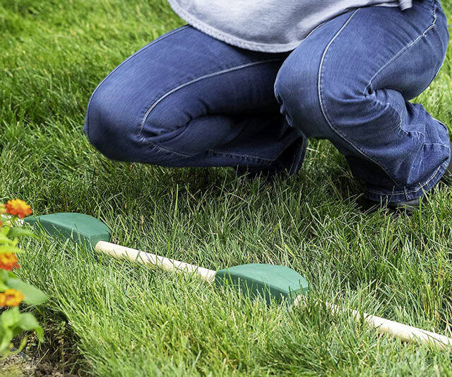 Garden Tool Handle Knee Pads - //coolthings.us