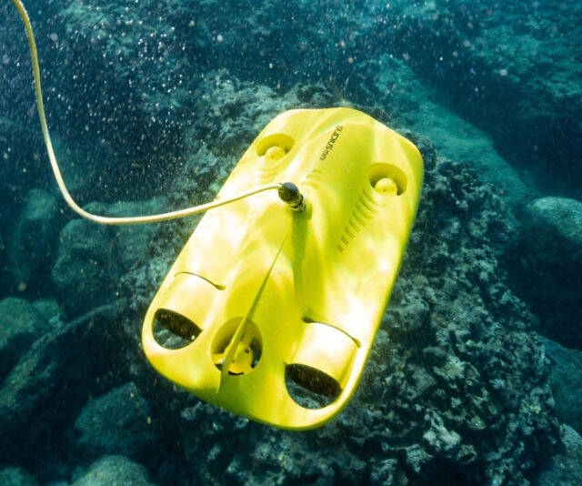 Gladius Mini Underwater Drone - //coolthings.us