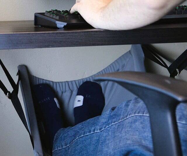 The Foot Rest Hammock - //coolthings.us
