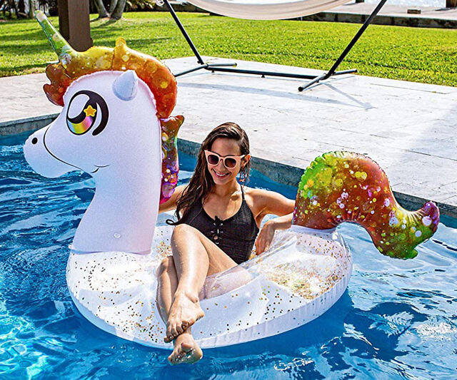 Inflatable Glitter Unicorn Pool Float - //coolthings.us