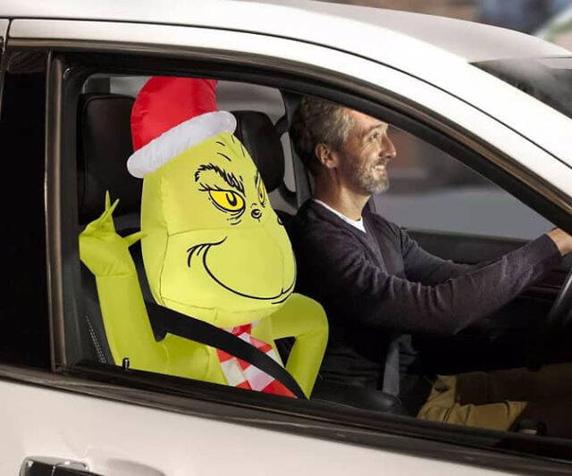 Inflatable Grinch Car Buddy - //coolthings.us