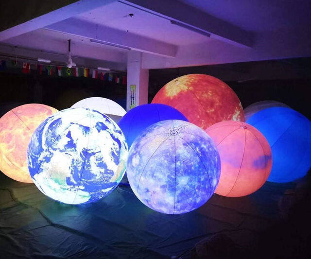Inflatable Planets Solar System - //coolthings.us