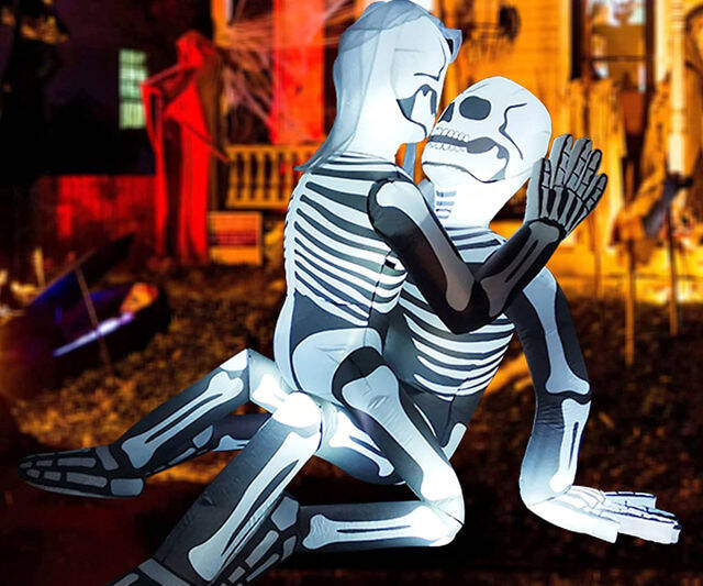 Skeleton Lovers Inflatable - //coolthings.us