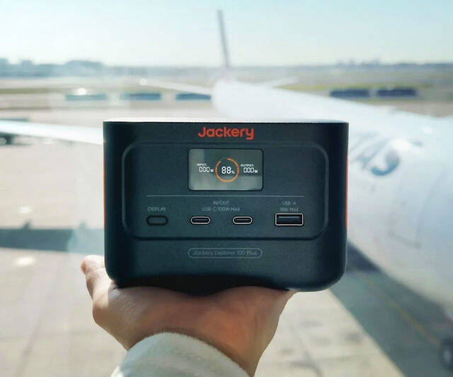 Jackery Explorer 100 Power Station