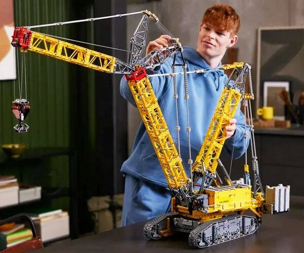 LEGO Technic Liebherr Crawler Crane - //coolthings.us