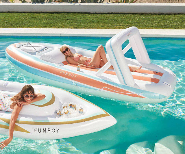 Mega-Yacht Pool Float