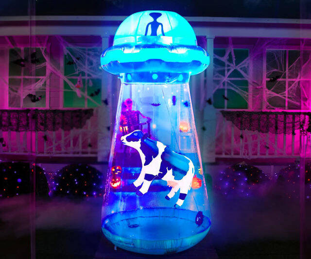 9-Foot Alien Abduction Inflatable - //coolthings.us