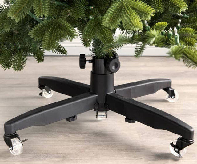 Rolling Christmas Tree Stand - //coolthings.us