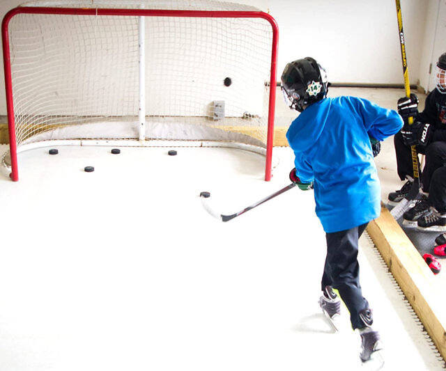 Skateable Artificial Ice Tiles - //coolthings.us