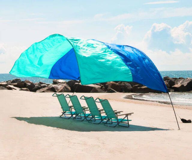 Wind Powered Beach Canopy - //coolthings.us