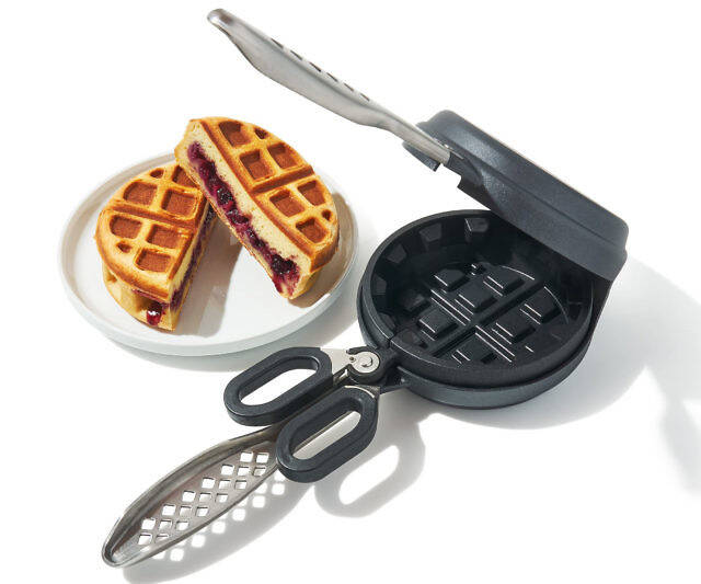 Wonderffle Stuffed Waffle Iron - //coolthings.us